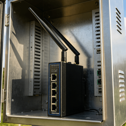 4G vs 5G Industrial Routers: Choosing the Right Connectivity